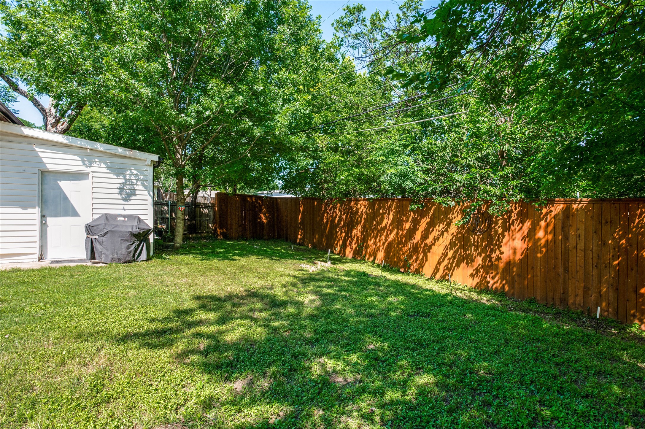 9020 Westbriar Drive Dallas TX 75228