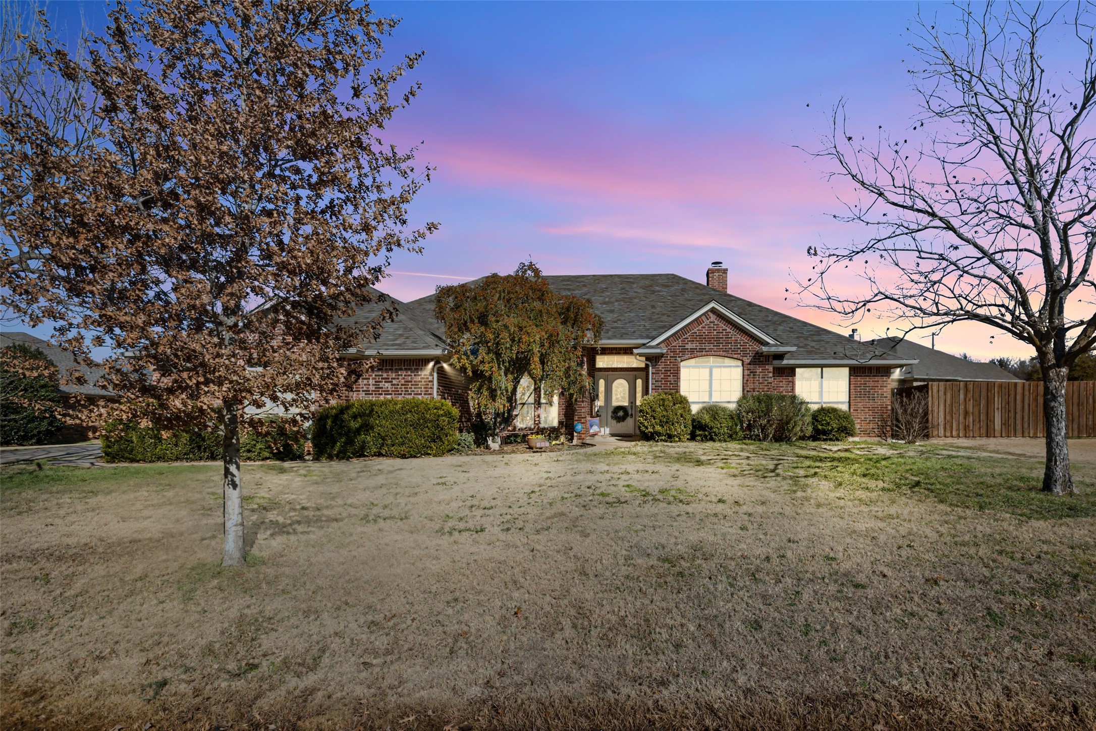 312 Granada Calle Street Granbury TX 76049