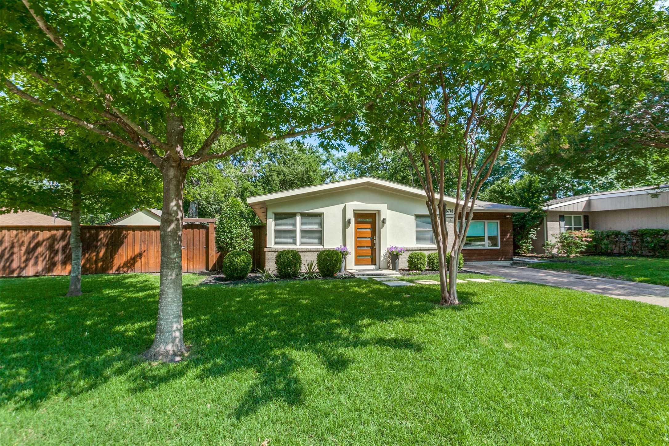 6718 Pimlico Drive Dallas TX 75214