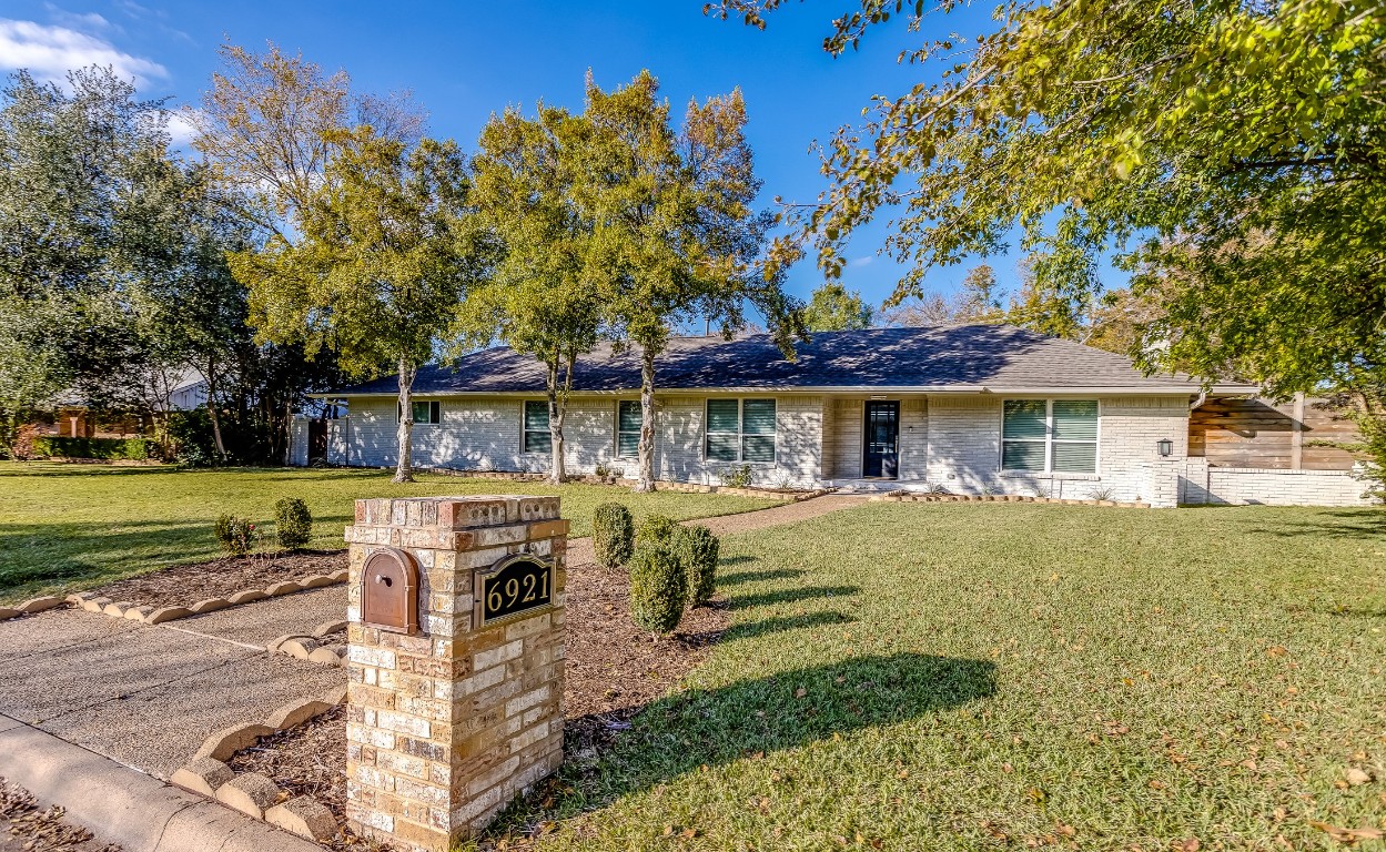 6921 Mossvine Drive Dallas TX 75254