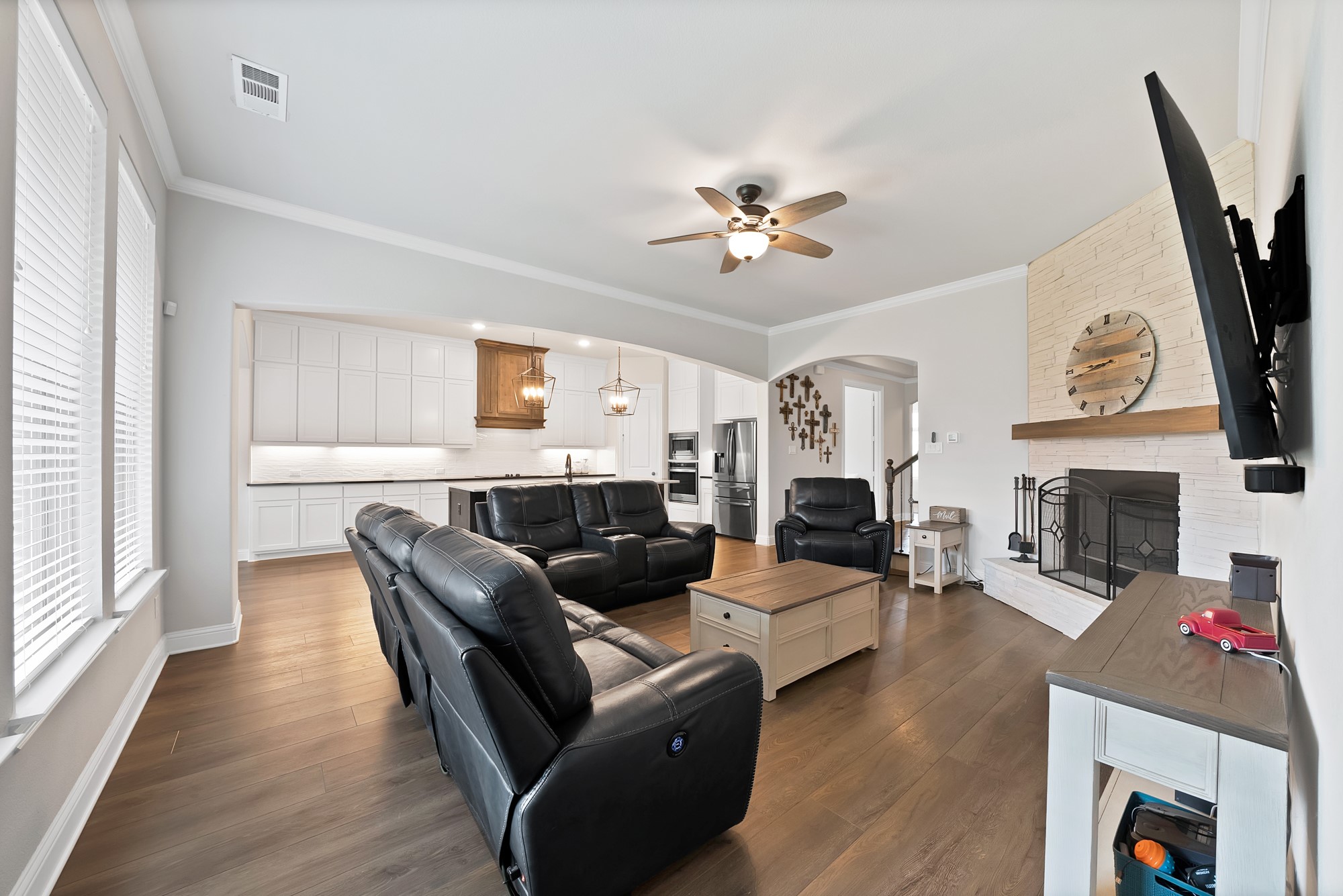 1905 Silver Falls Drive Burleson TX 76028