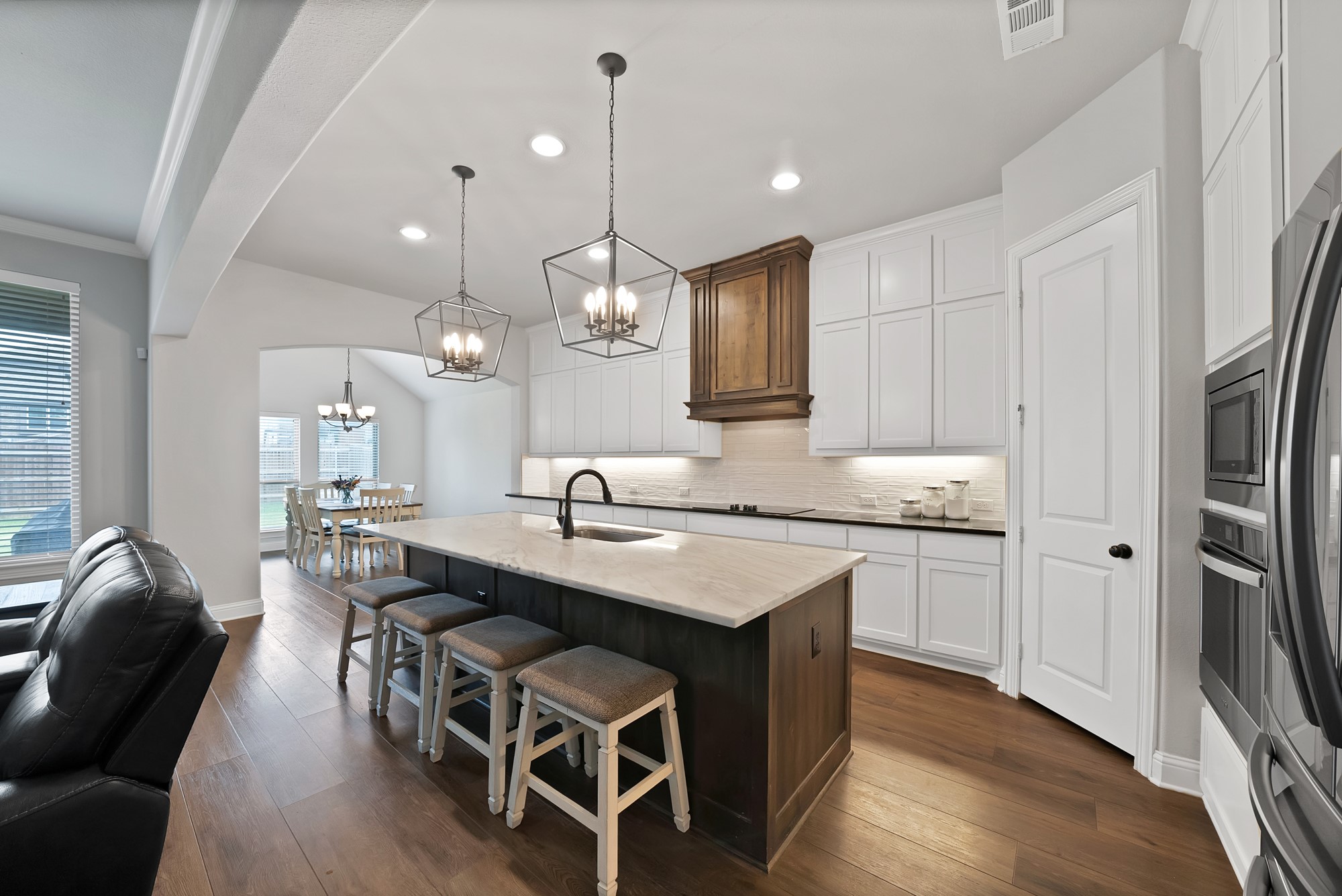 1905 Silver Falls Drive Burleson TX 76028