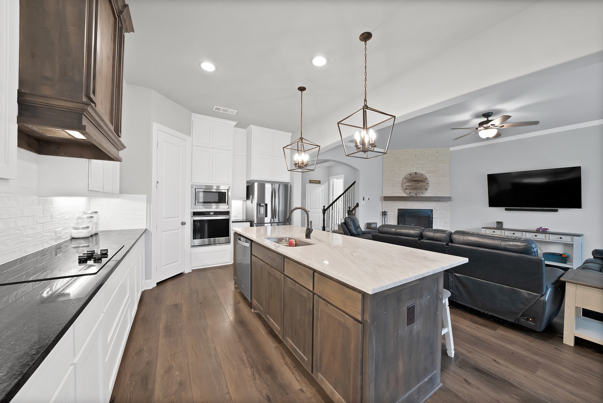 1905 Silver Falls Drive Burleson TX 76028