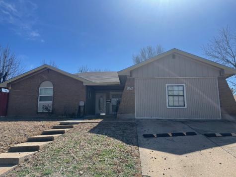 606 Meadowcreek Lane Garland TX 75043