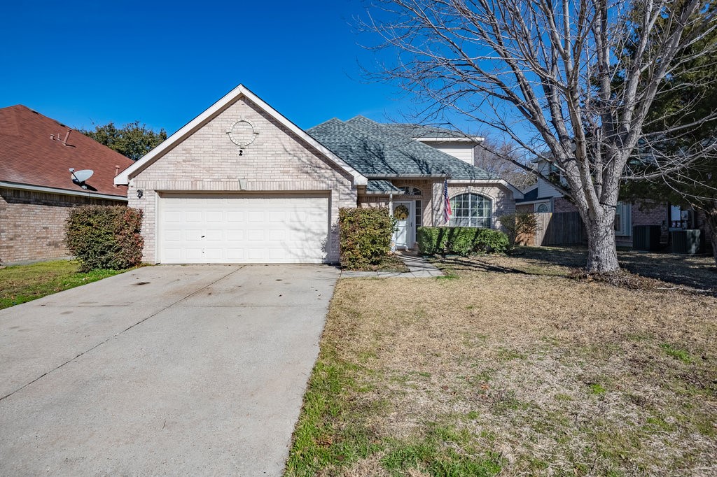 308 Mary Pat Drive Grand Prairie TX 75052