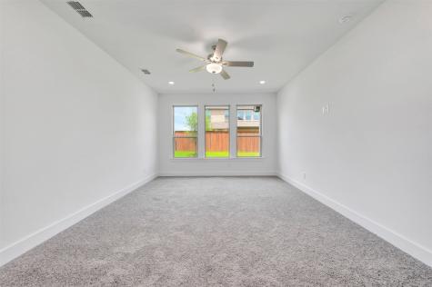 5305 Hybern Avenue Aubrey TX 76227