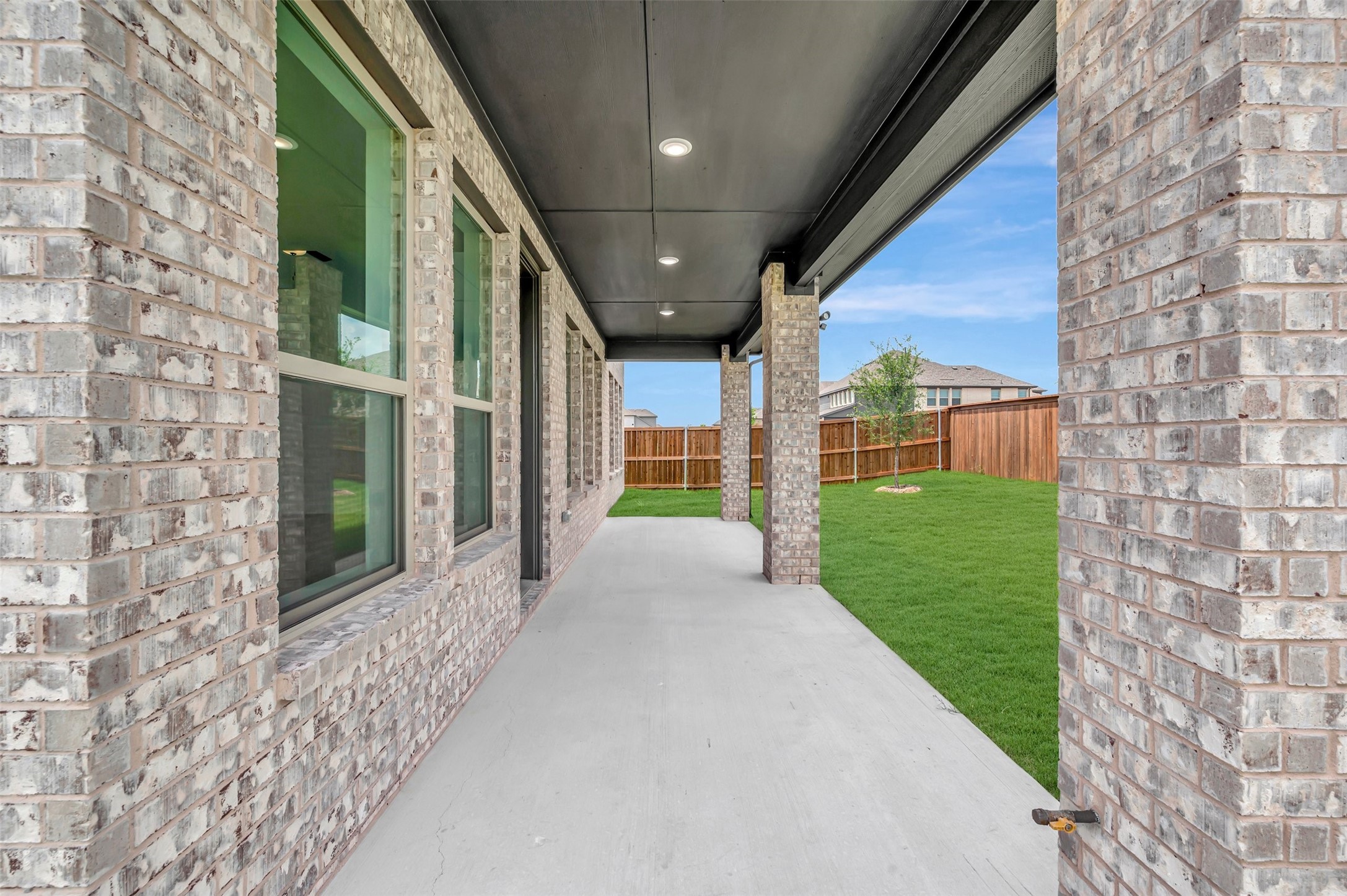 5305 Hybern Avenue Aubrey TX 76227