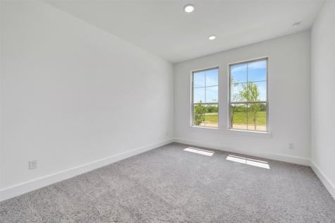 5305 Hybern Avenue Aubrey TX 76227