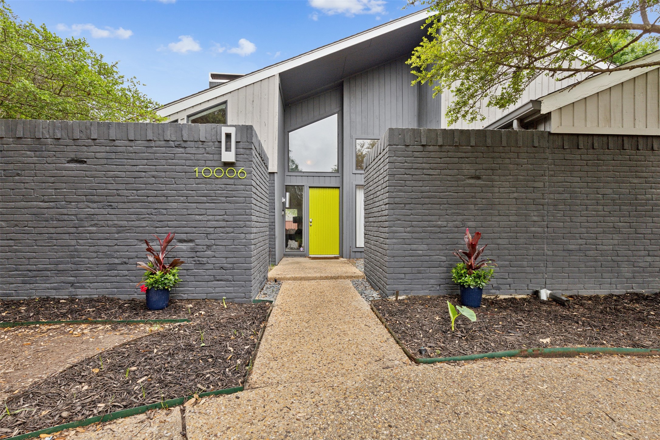 10006 Chimney Hill Lane Dallas TX 75243