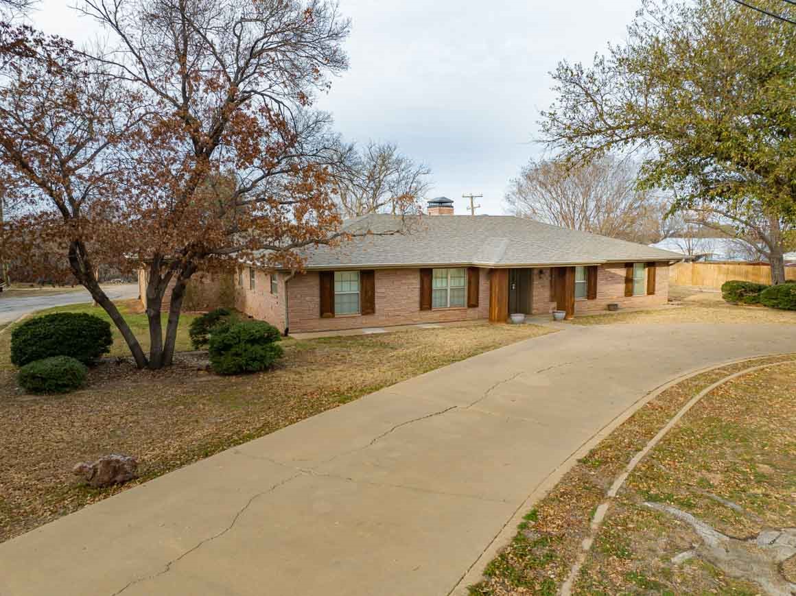 1506 W Elliott Street Breckenridge TX 76424