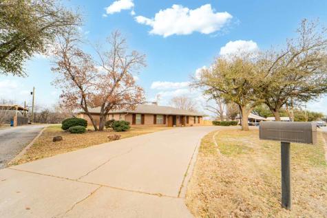1506 W Elliott Street Breckenridge TX 76424
