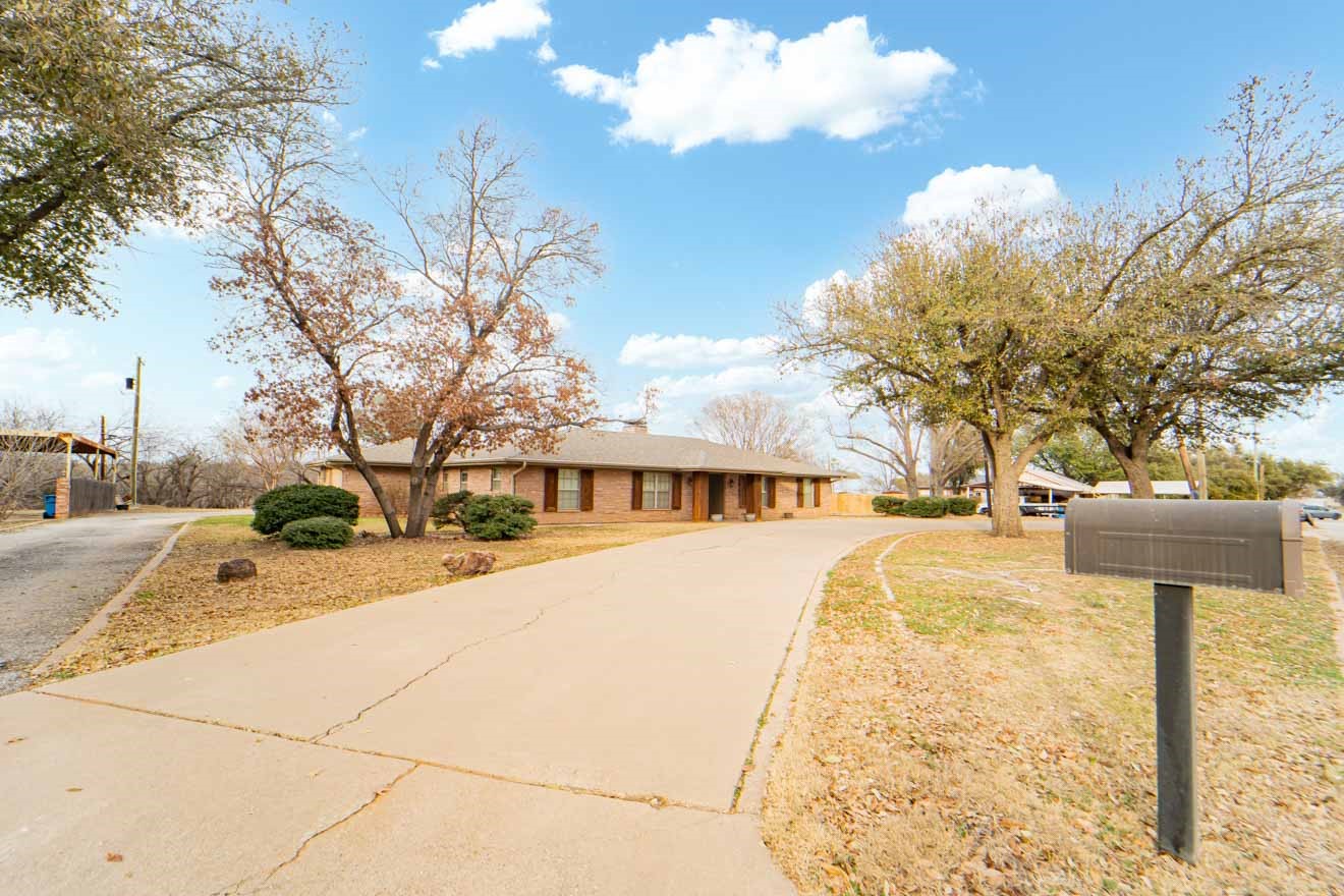 1506 W Elliott Street Breckenridge TX 76424