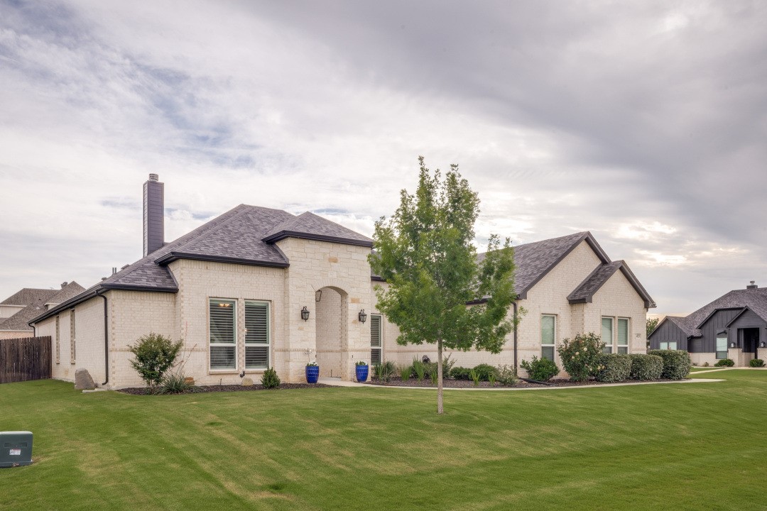 14825 Crystal Spring Drive Justin TX 76247