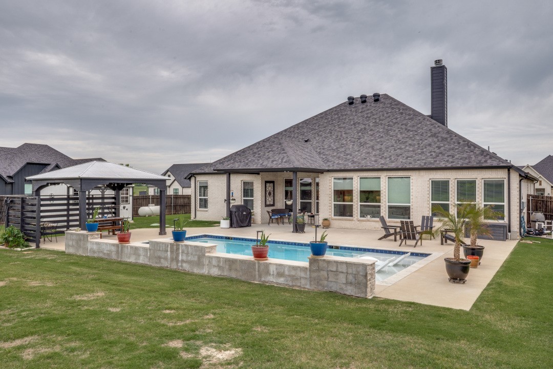 14825 Crystal Spring Drive Justin TX 76247