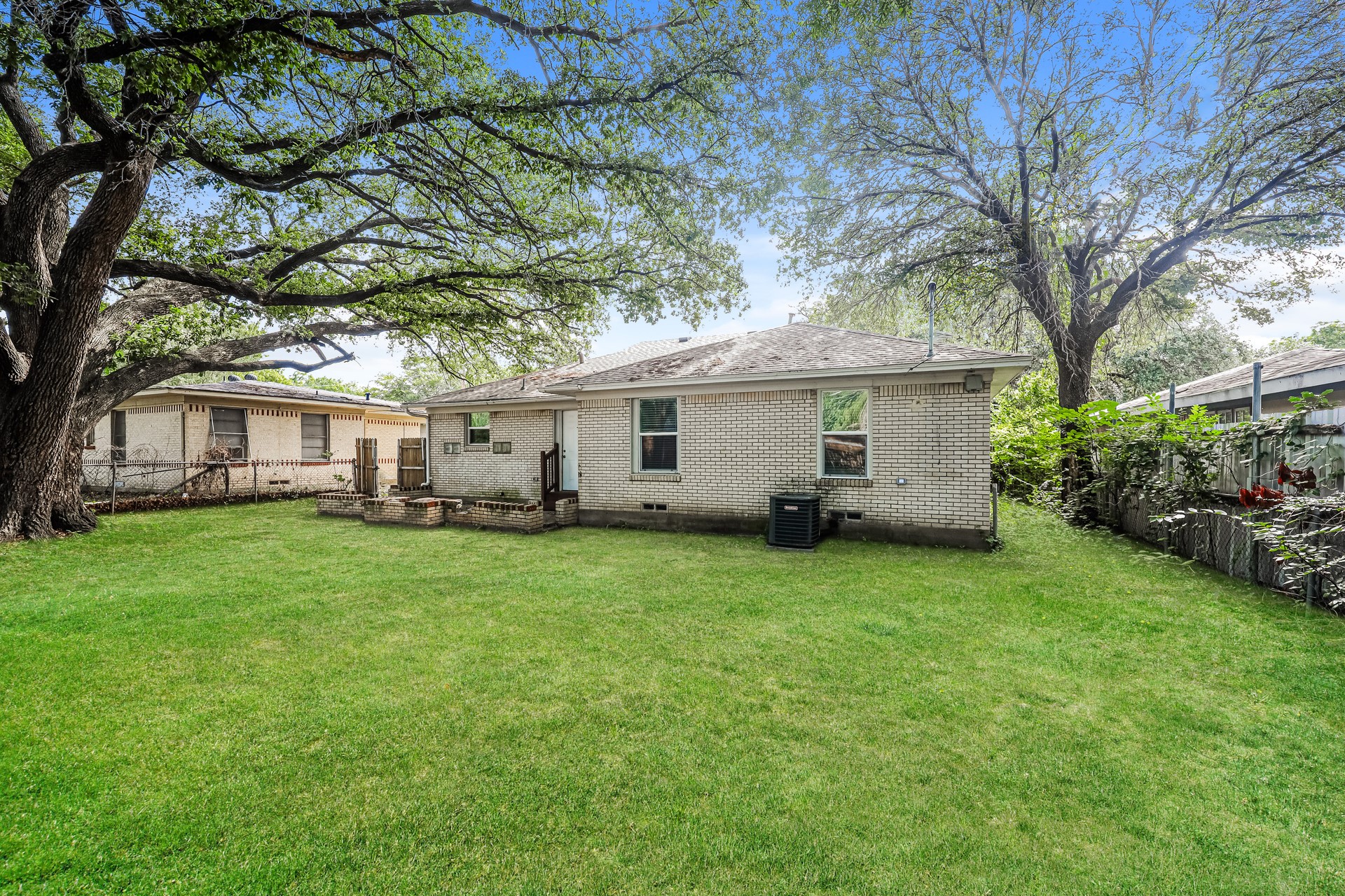 2155 Gaylord Drive Dallas TX 75227