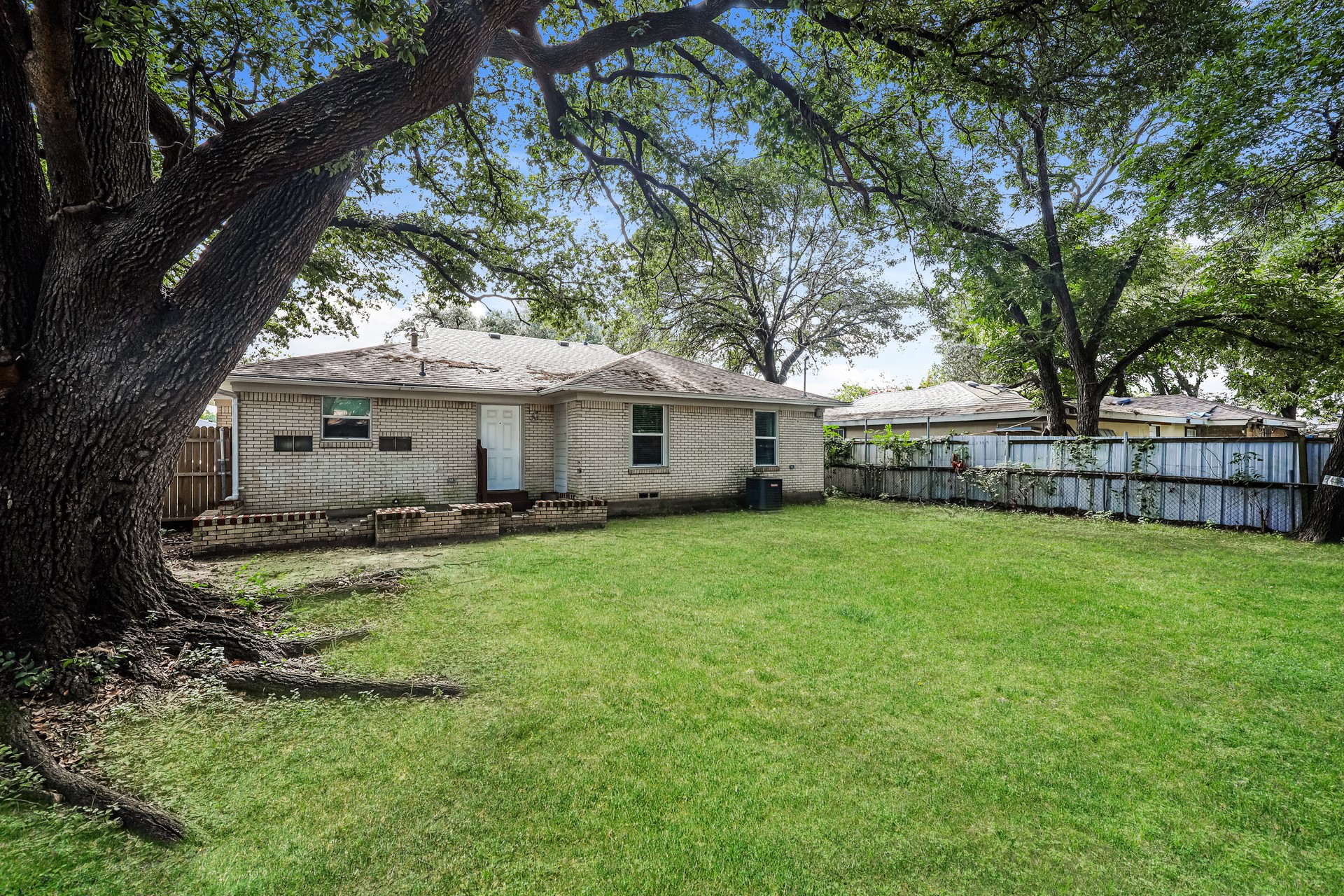 2155 Gaylord Drive Dallas TX 75227