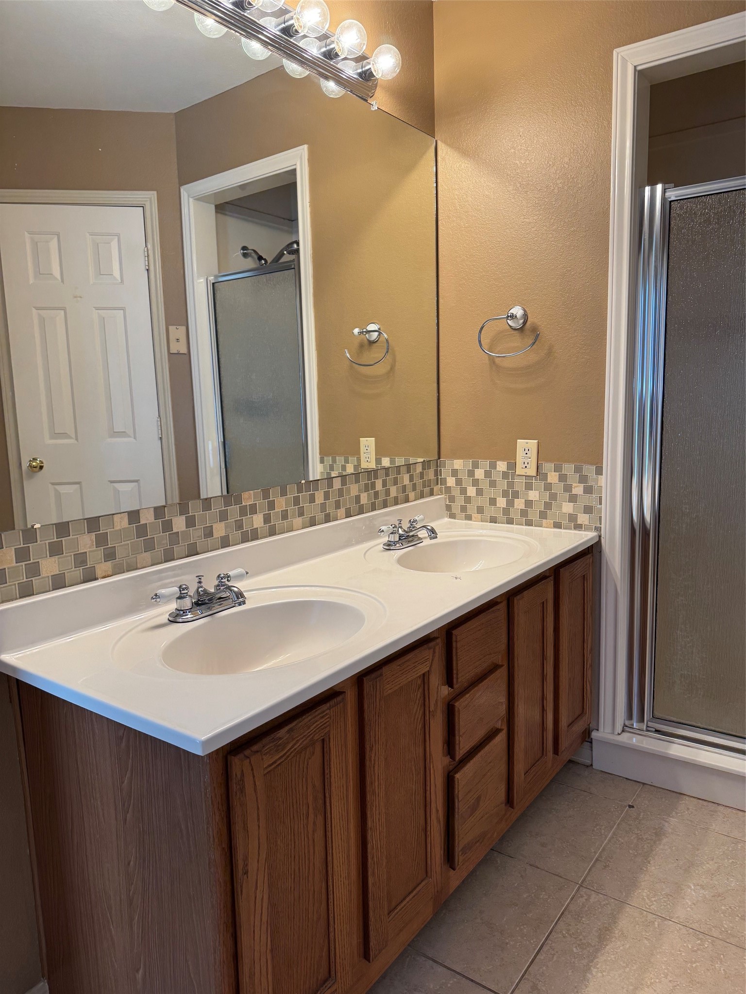 4303 Dugger Drive Bellmead TX 76705