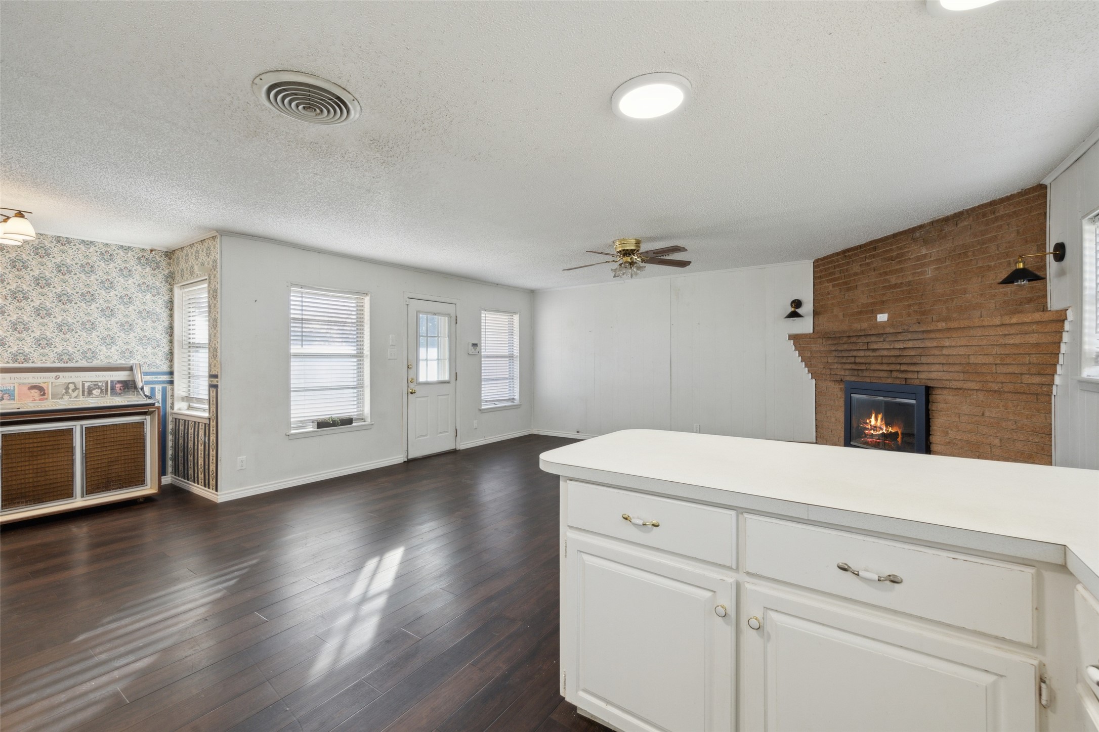 1221 Hurstview Drive Hurst TX 76053