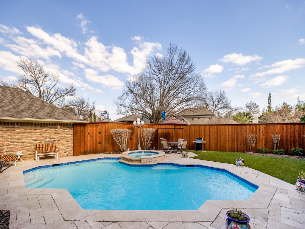 9614 Windy Crest Court Dallas TX 75243