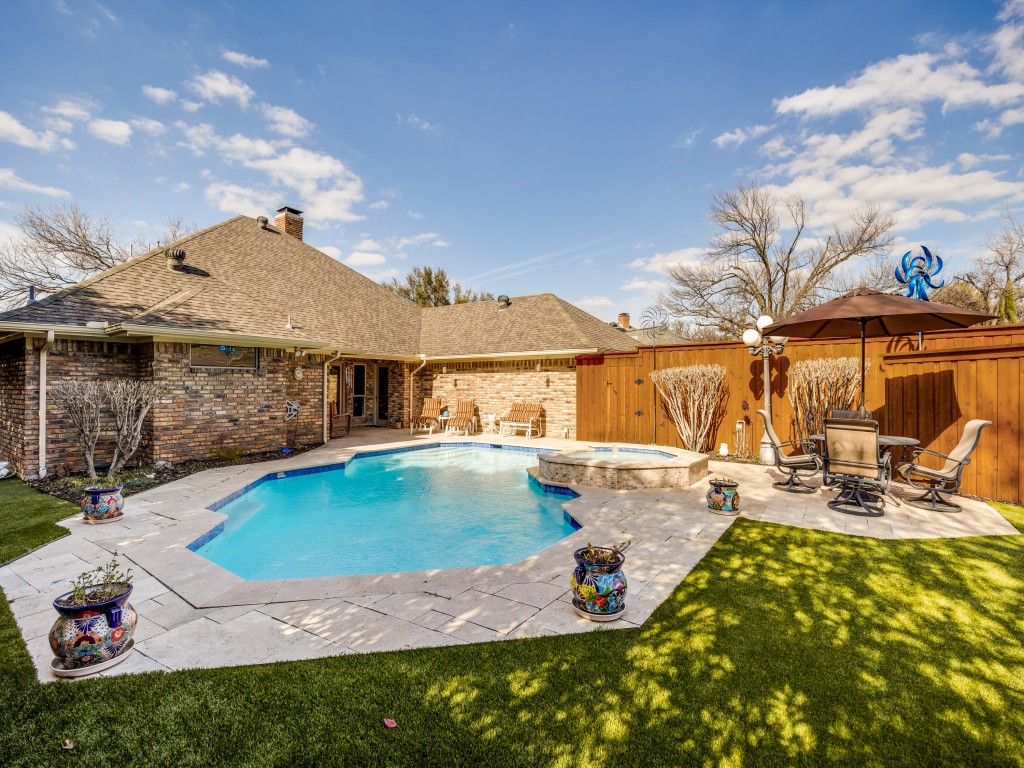 9614 Windy Crest Court Dallas TX 75243