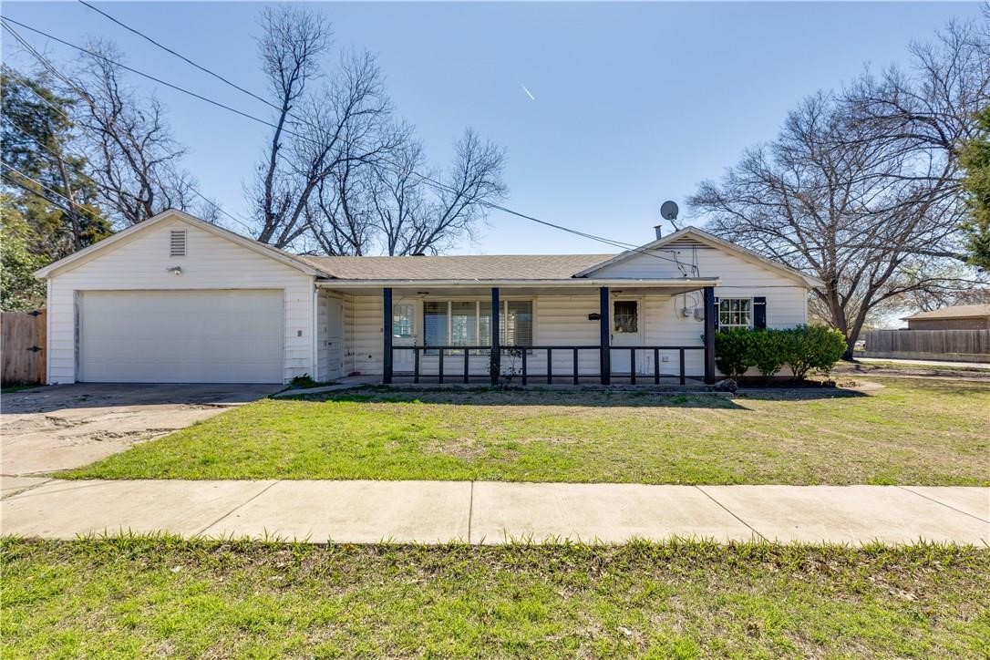 902 SE 10th Street Grand Prairie TX 75051