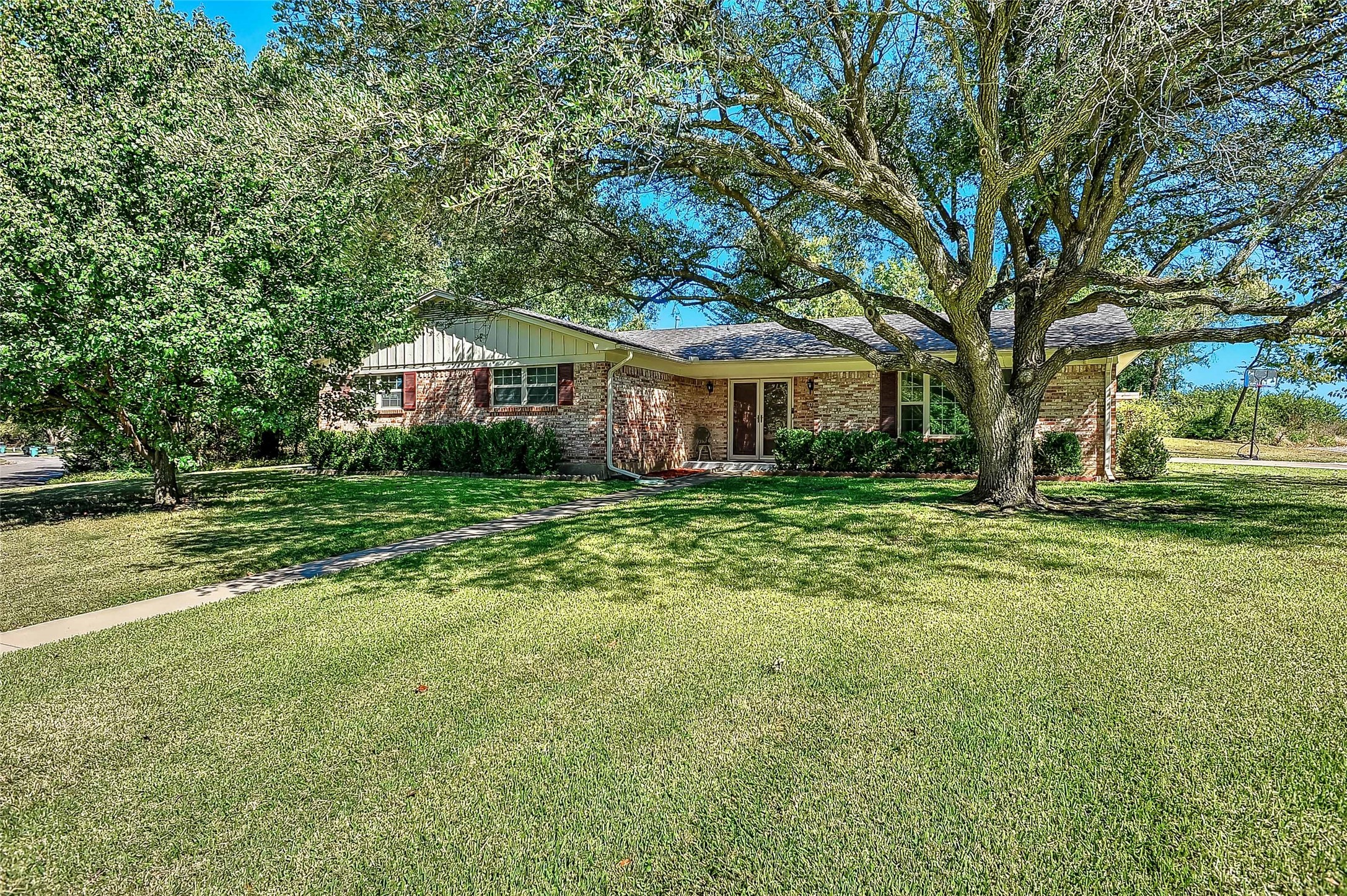 2901 N Ricketts Street Sherman TX 75092