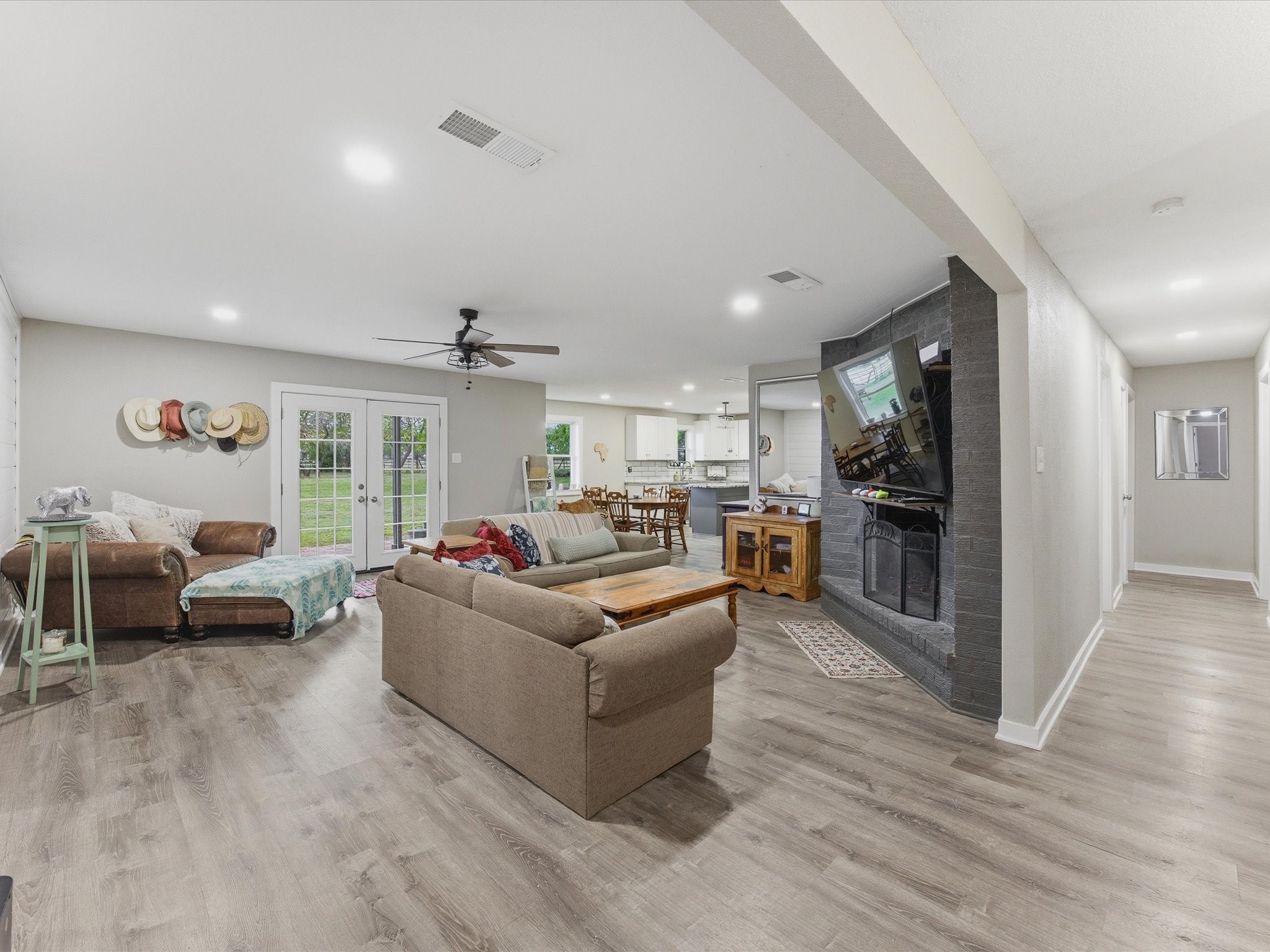 15720 W Highway 22 Blooming Grove TX 76626