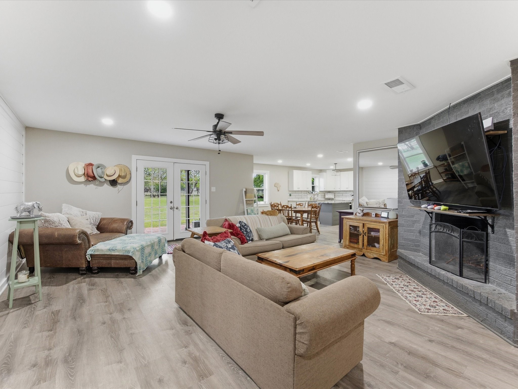 15720 W Highway 22 Blooming Grove TX 76626