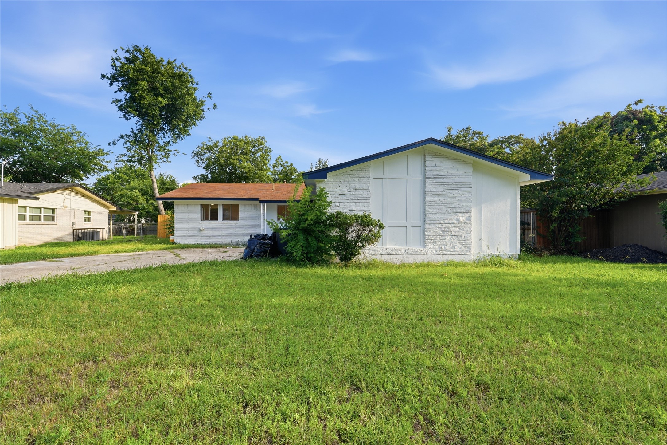 4649 South Drive W Fort Worth TX 76132