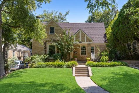 1134 N Edgefield Avenue Dallas TX 75208