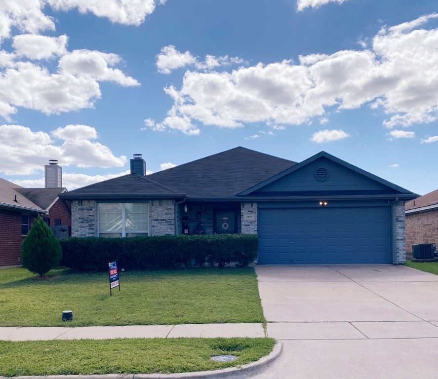 1035 Caliente Drive Grand Prairie TX 75051
