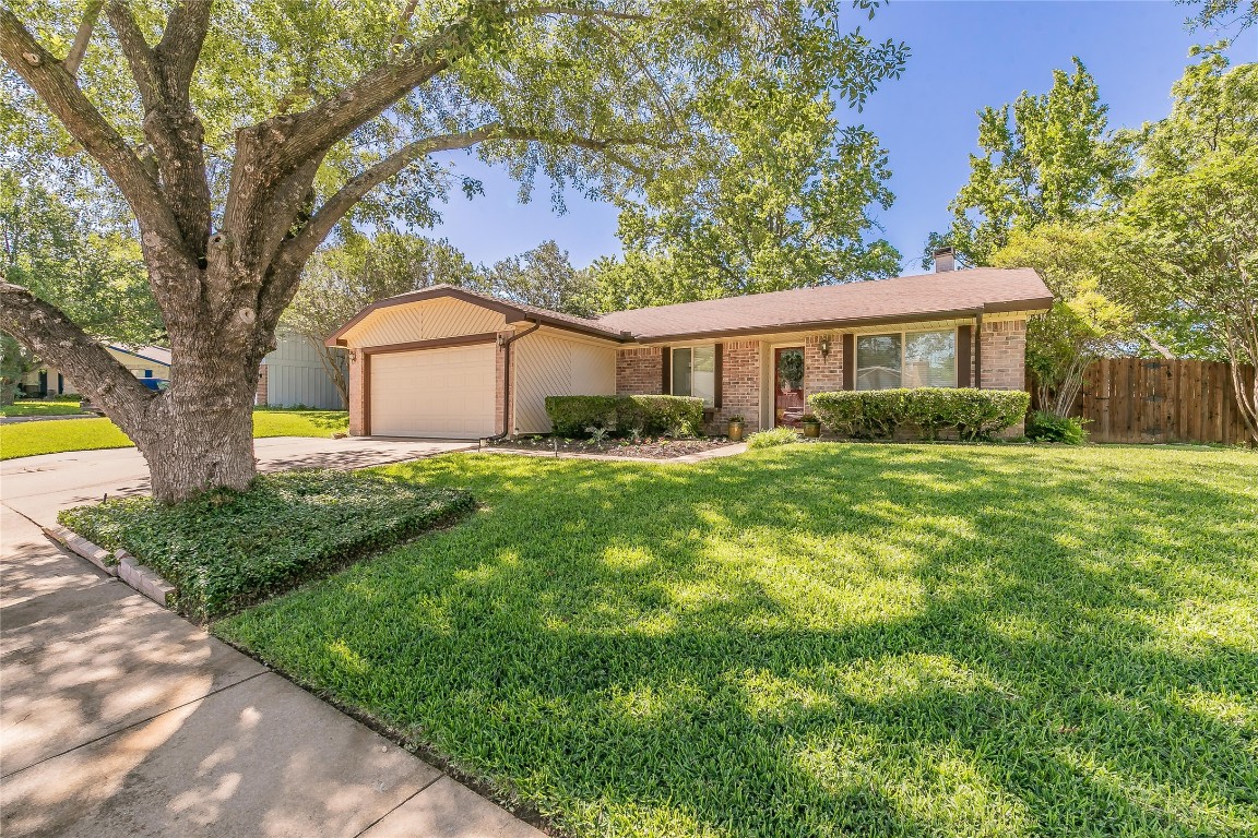 2400 Mesquite Court E Bedford TX 76021