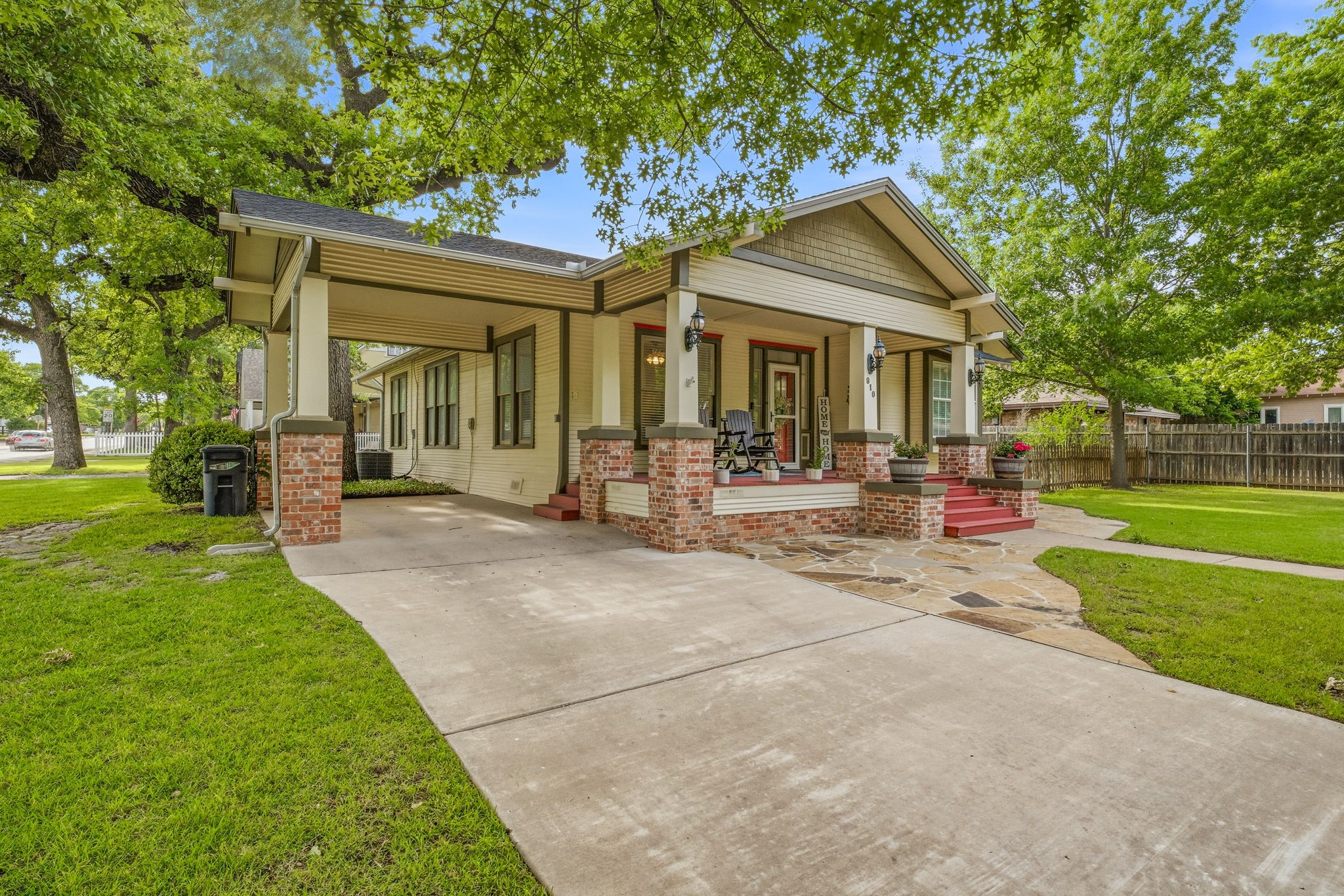910 S Waco Street Weatherford TX 76086