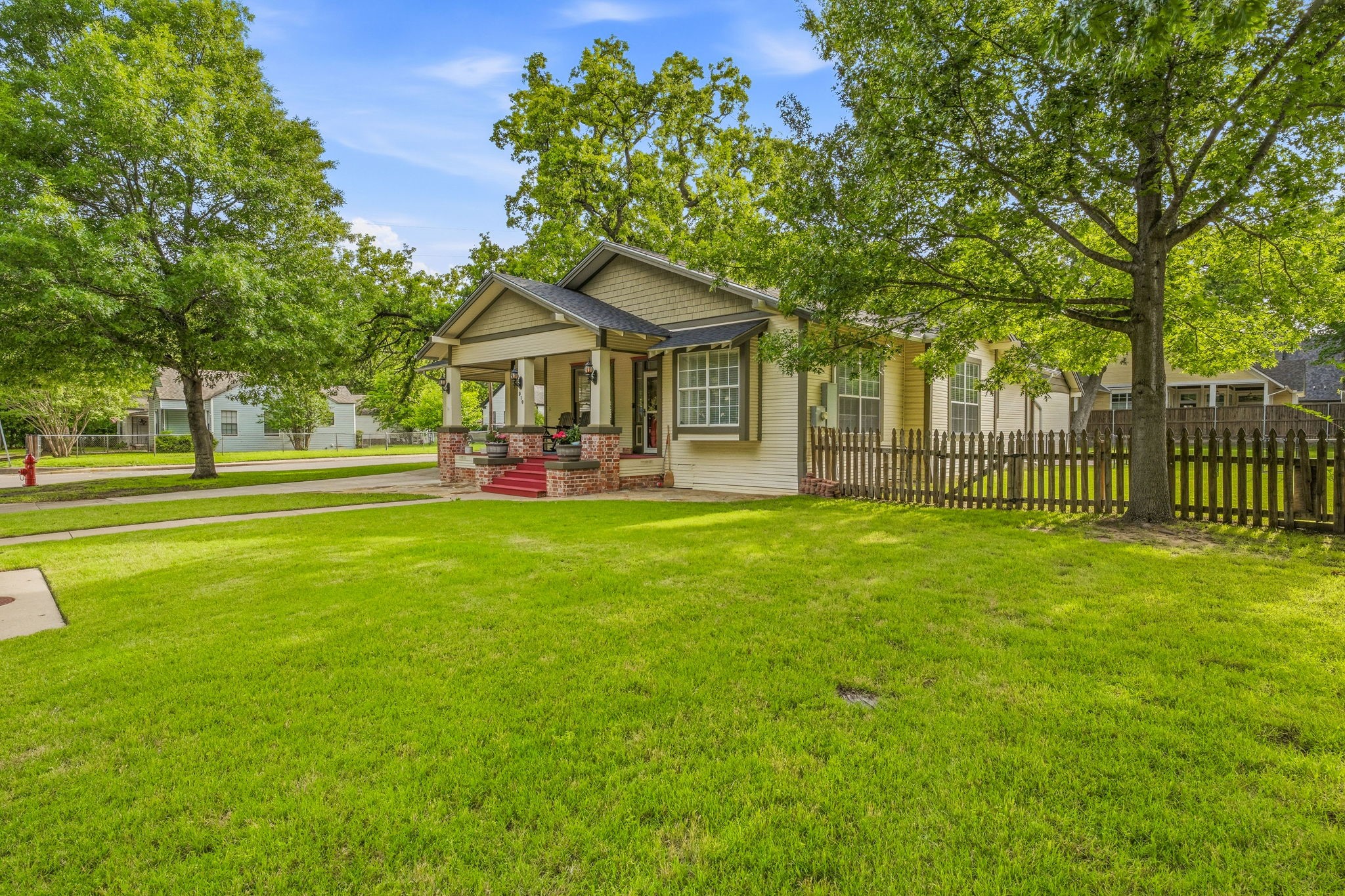 910 S Waco Street Weatherford TX 76086