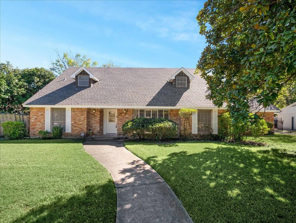 310 Glen Oaks Boulevard Dallas TX 75232
