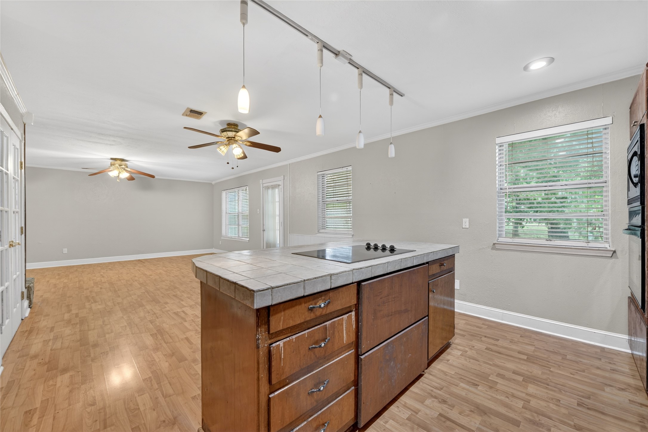 910 Kerry Street Benbrook TX 76126
