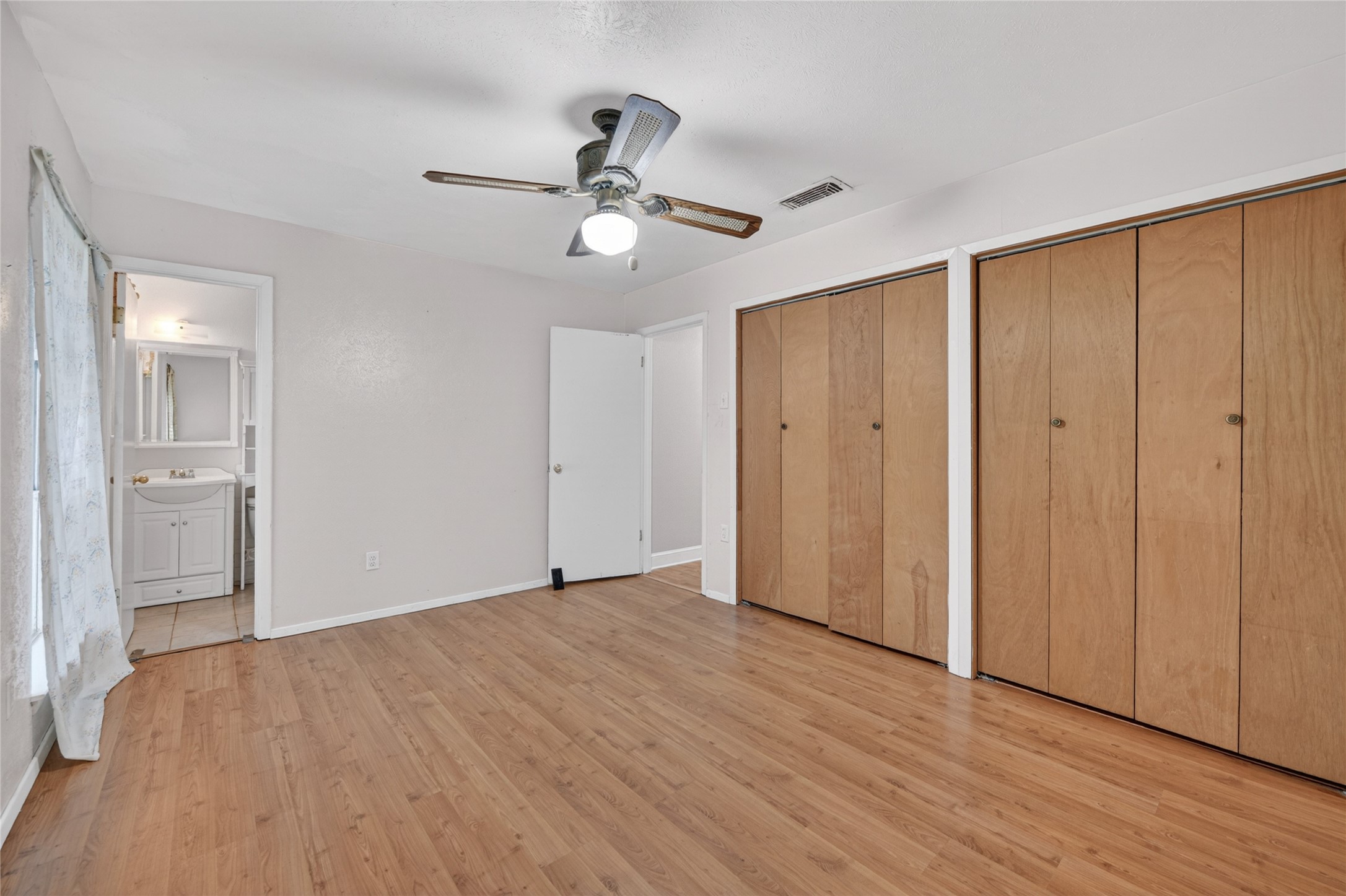 910 Kerry Street Benbrook TX 76126