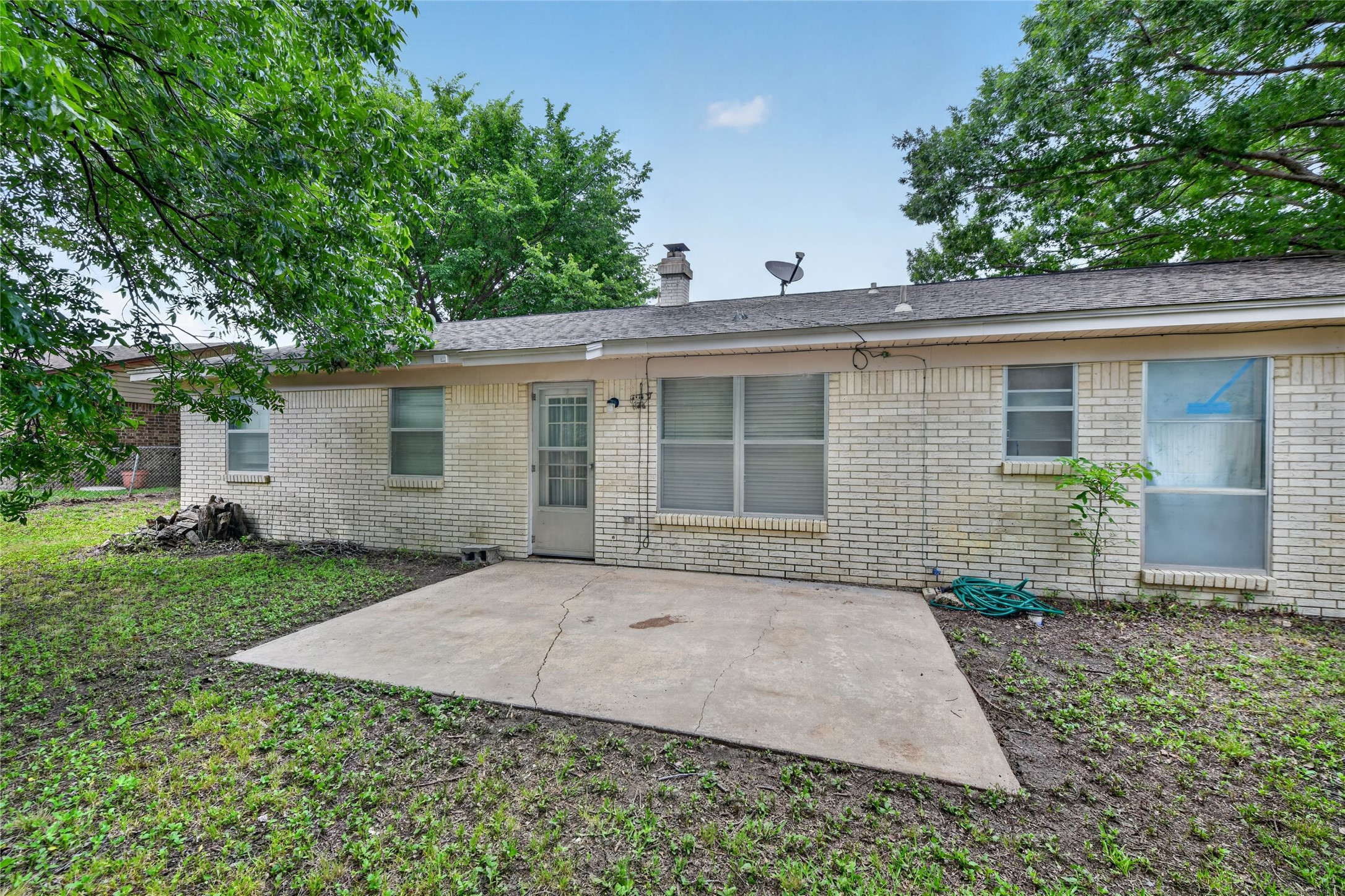 910 Kerry Street Benbrook TX 76126