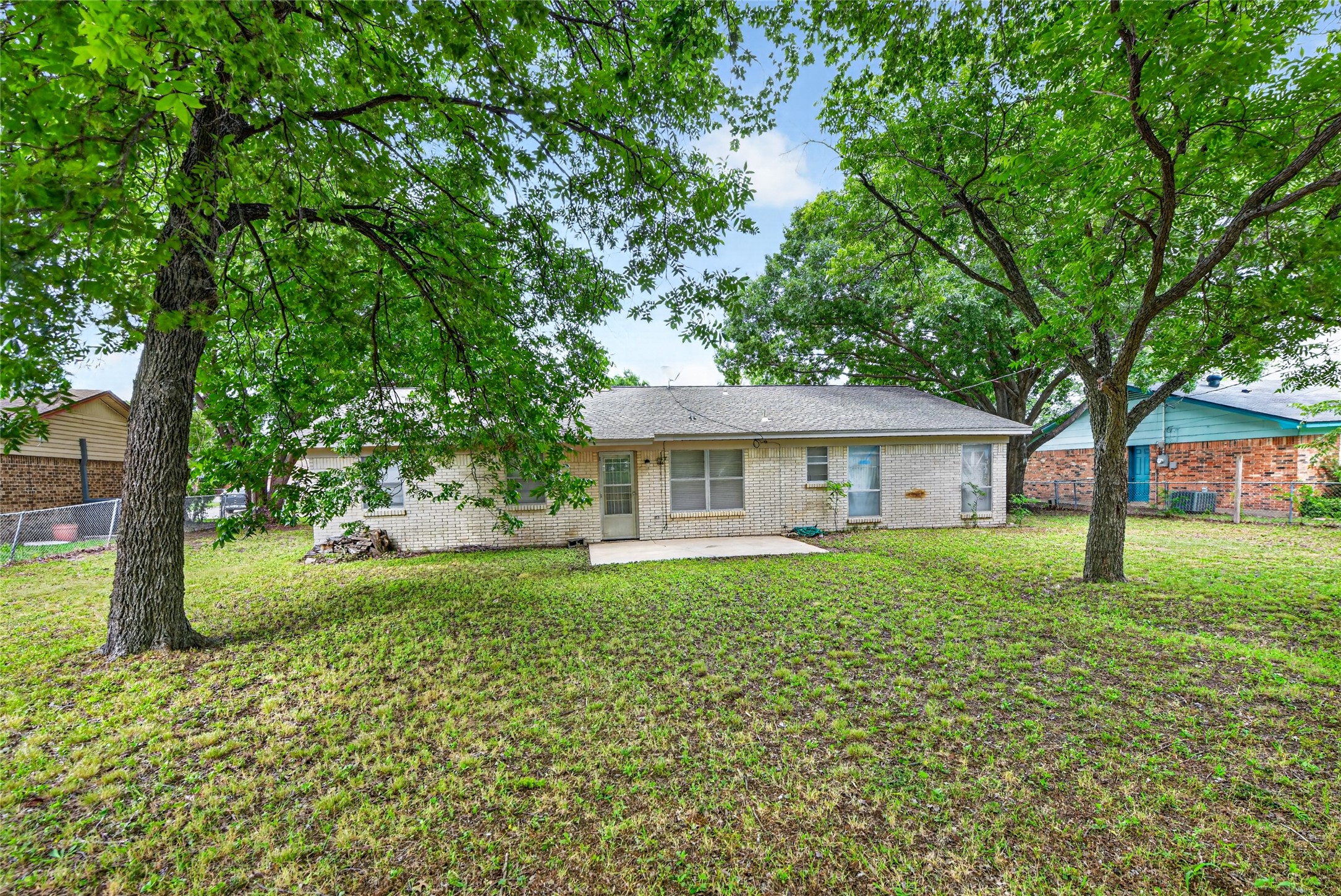 910 Kerry Street Benbrook TX 76126
