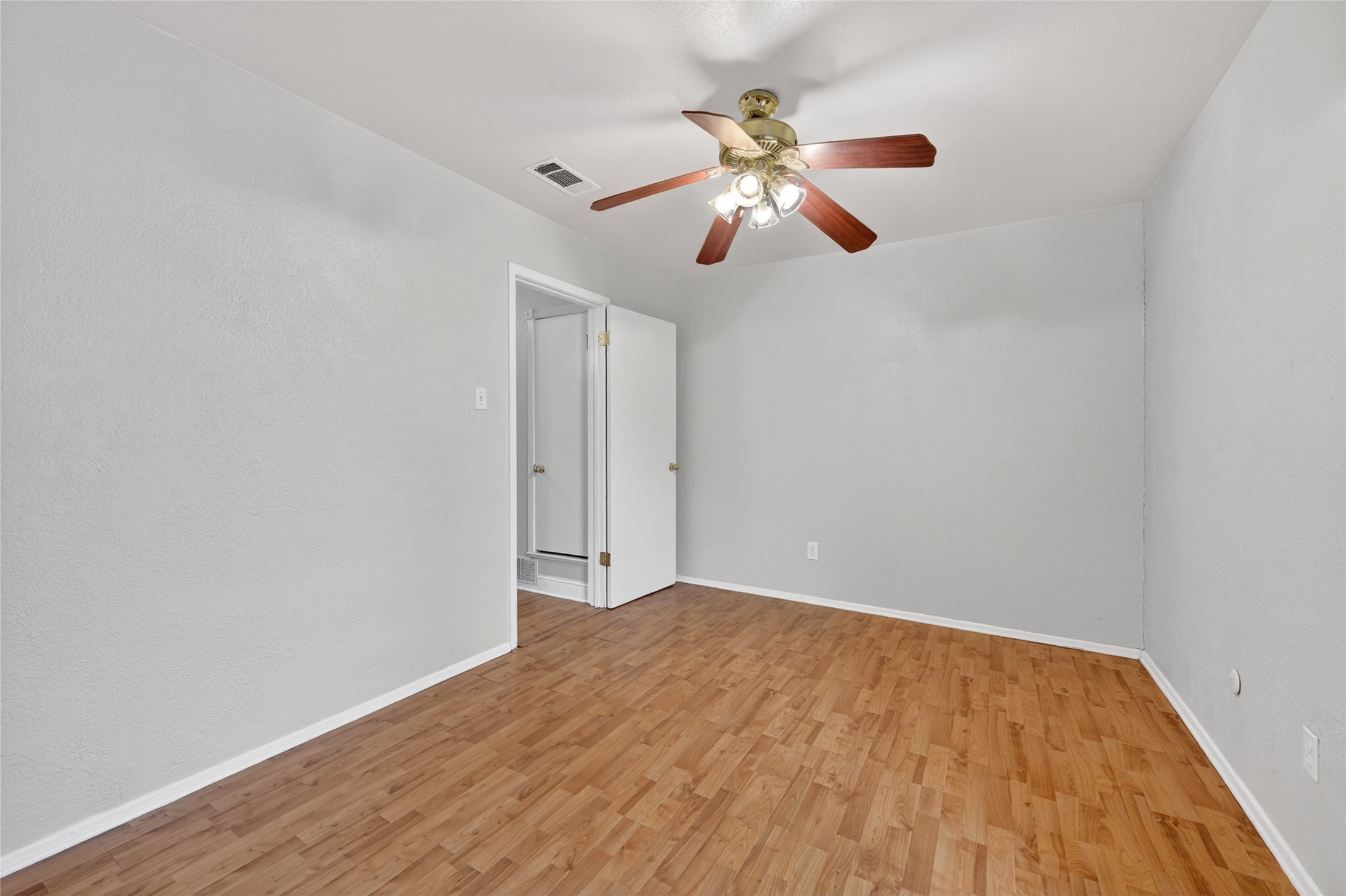 910 Kerry Street Benbrook TX 76126