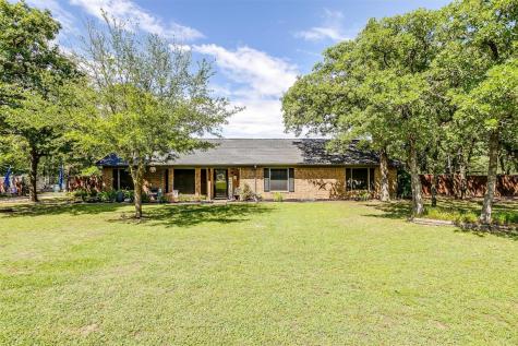 1010 Yvonne Drive Joshua TX 76058