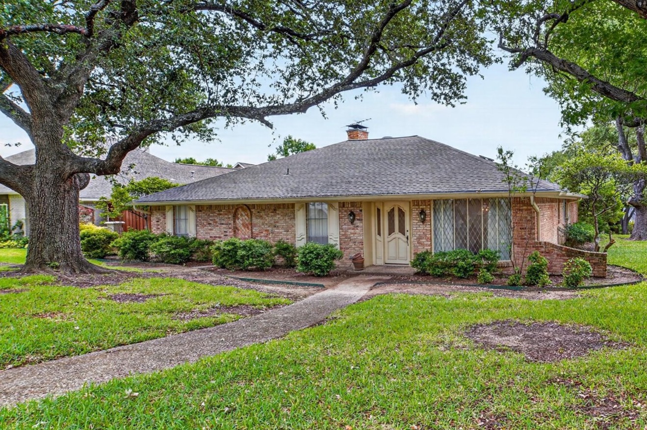 6804 Kenwhite Drive Dallas TX 75231