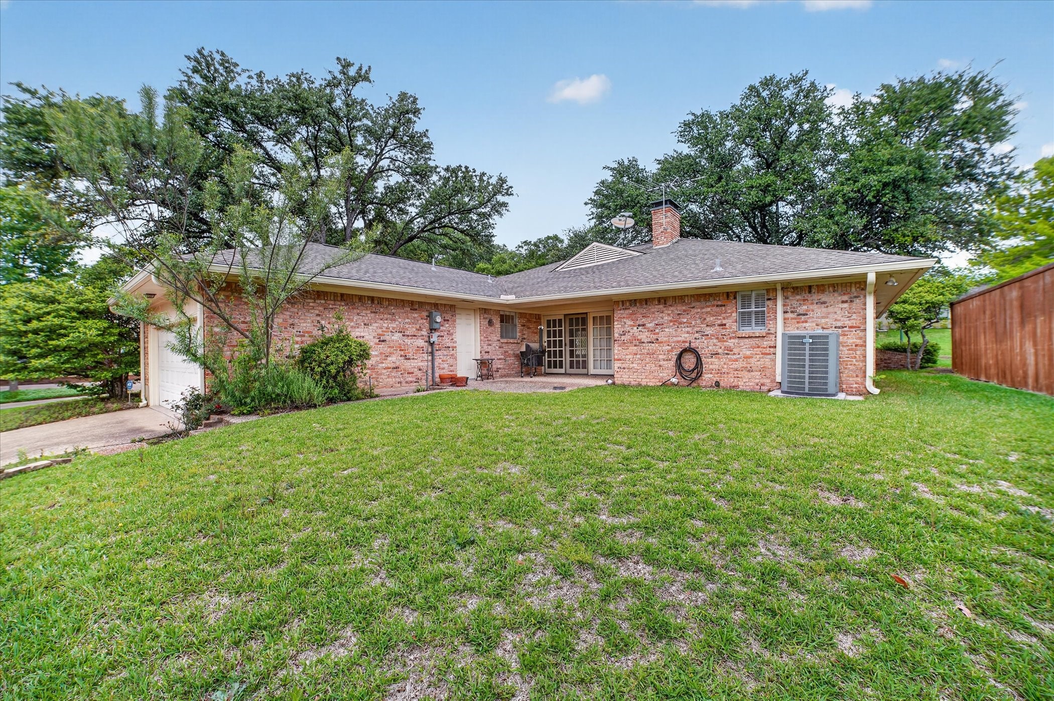 6804 Kenwhite Drive Dallas TX 75231