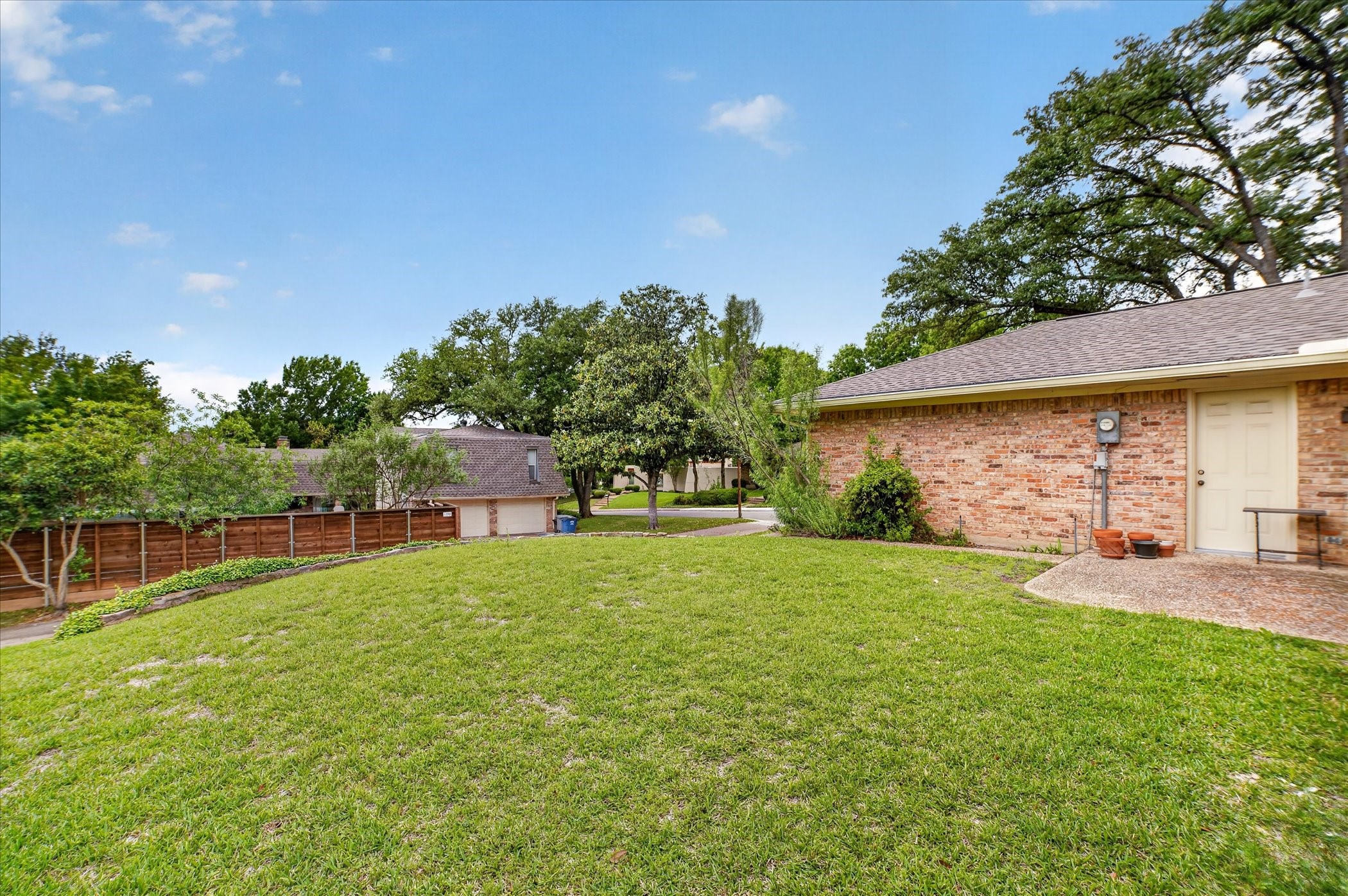 6804 Kenwhite Drive Dallas TX 75231