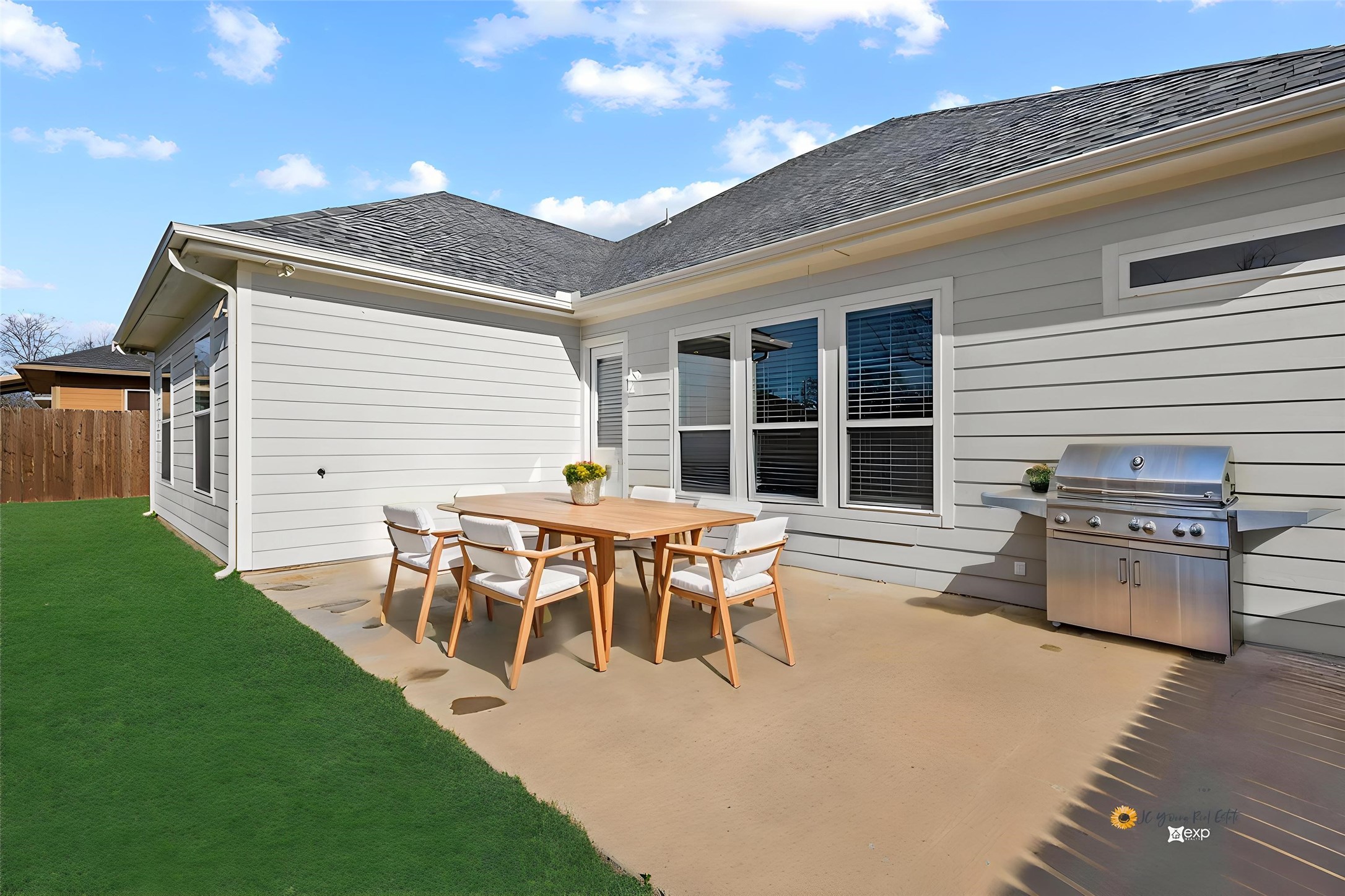 808 E 6th Street Bonham TX 75418