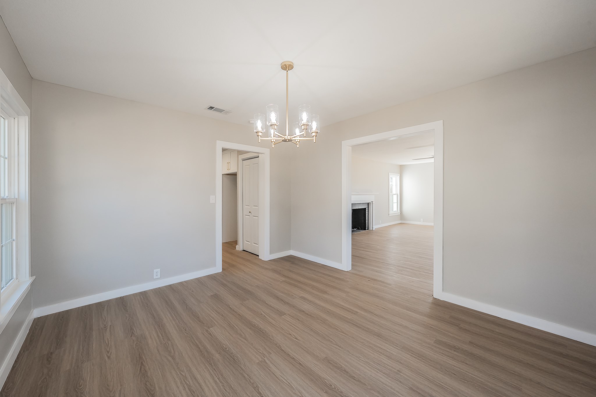 100 Crestwood Drive Fort Worth TX 76107