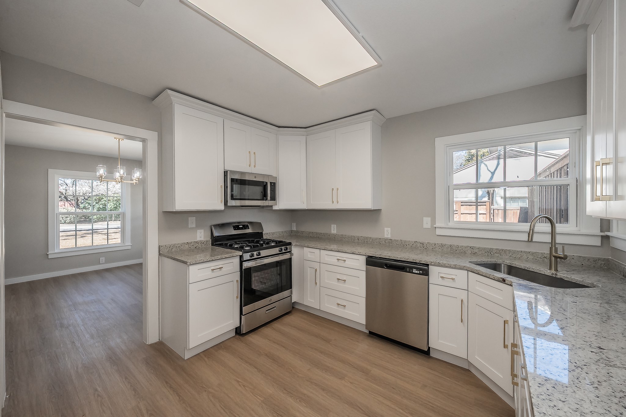 100 Crestwood Drive Fort Worth TX 76107