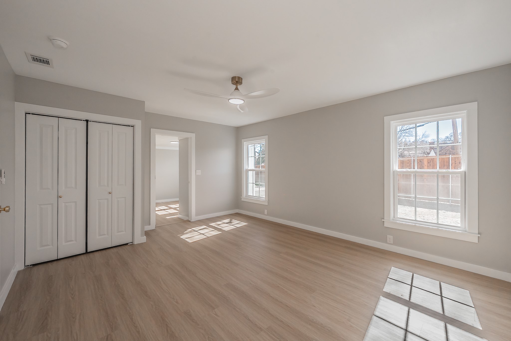 100 Crestwood Drive Fort Worth TX 76107