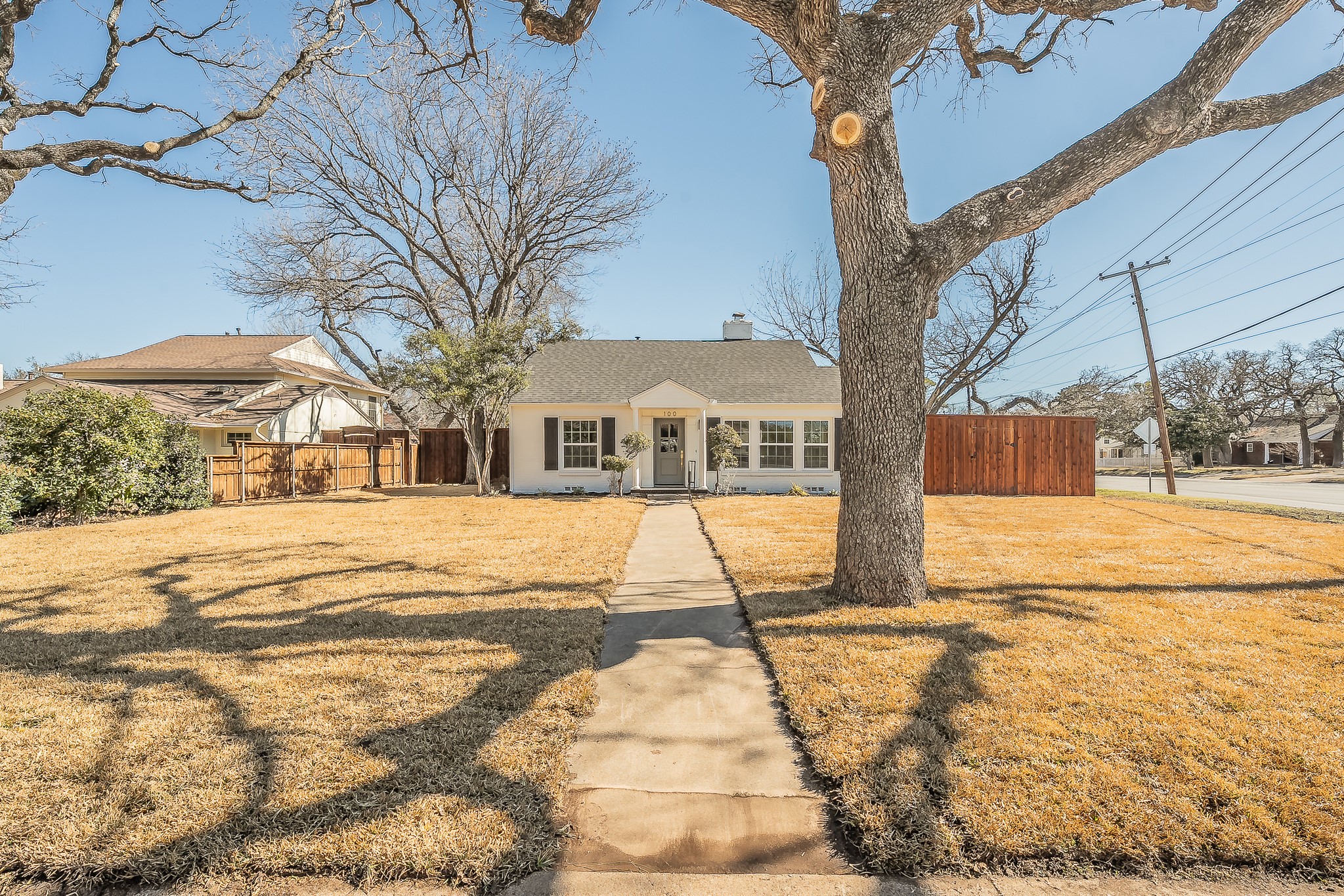 100 Crestwood Drive Fort Worth TX 76107