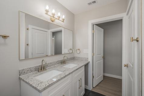 100 Crestwood Drive Fort Worth TX 76107